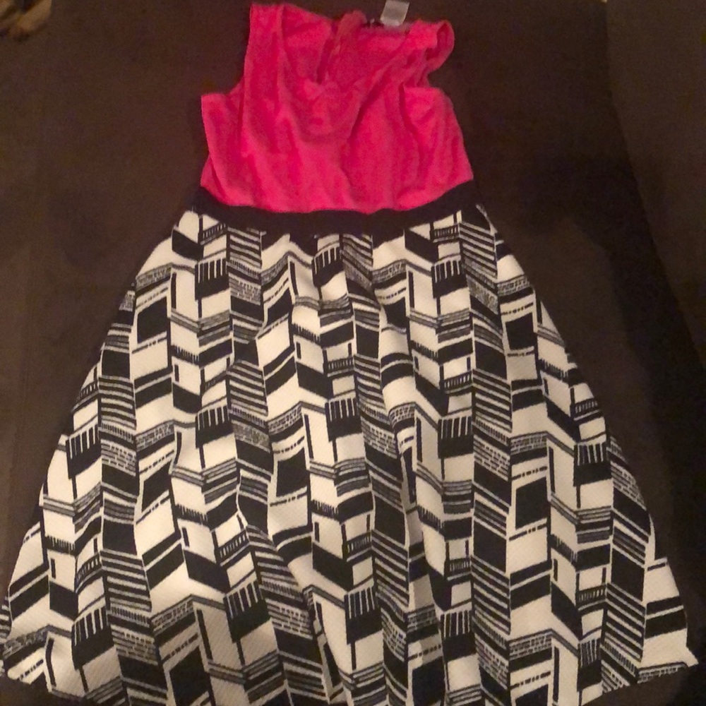 Cute girls hot pink and black/white dress! Sz L